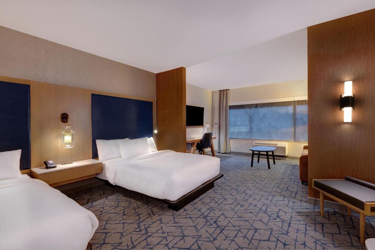 Fairfield By Marriott Inn & Suites Minneapolis Downtown Exterior photo