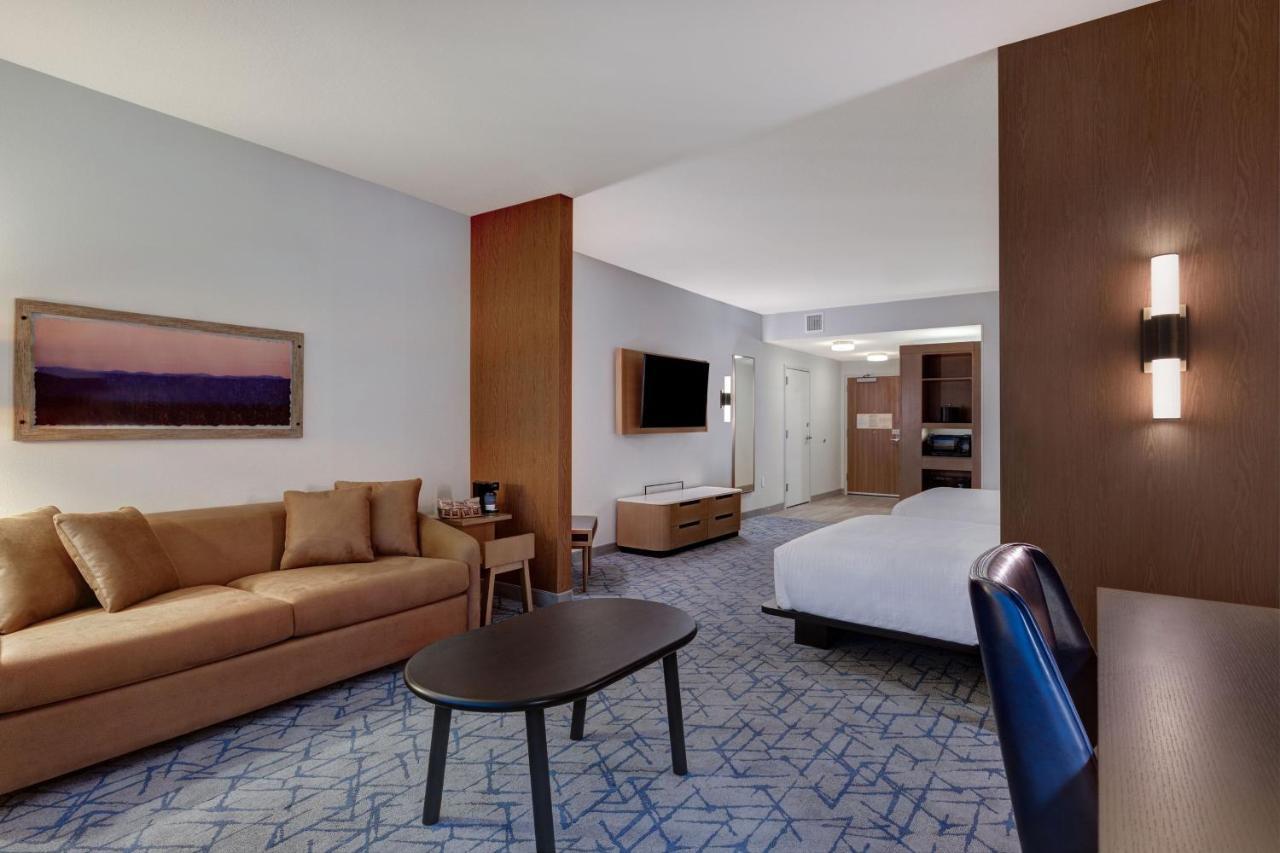 Fairfield By Marriott Inn & Suites Minneapolis Downtown Exterior photo